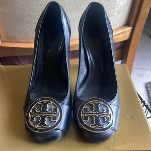 Tory Burch work shoe 8 1/2, runs slightly big